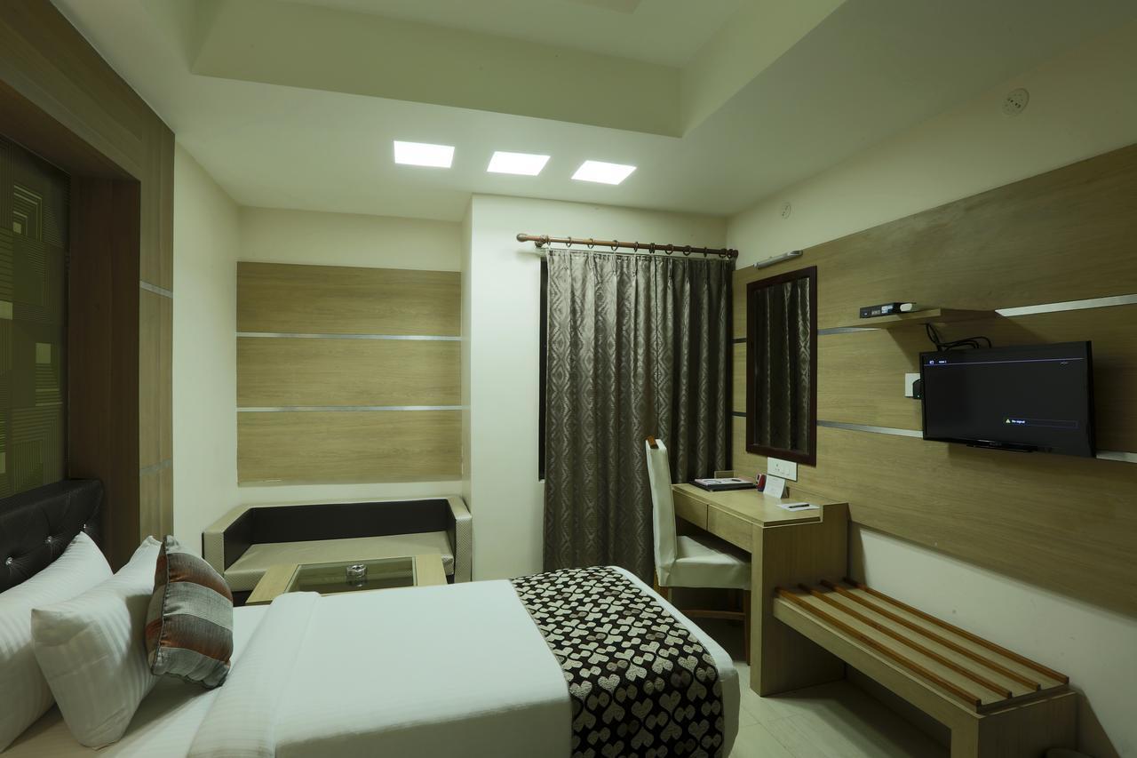 Hotel Sj International Guwahati Luaran gambar