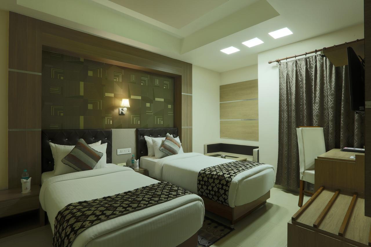 Hotel Sj International Guwahati Luaran gambar